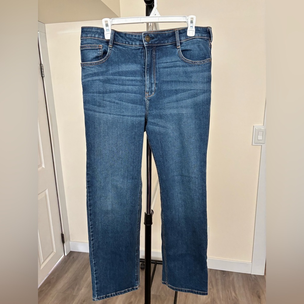 Classic Straight-Leg Jeans in Dark Blue